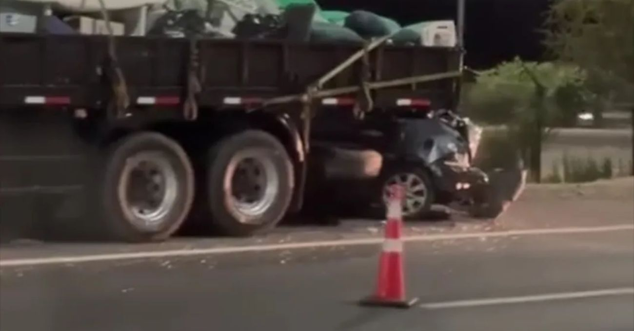 Conductor fallece tras colisión con camión estacionado en la Ruta 5 Sur, San Francisco de Mostazal