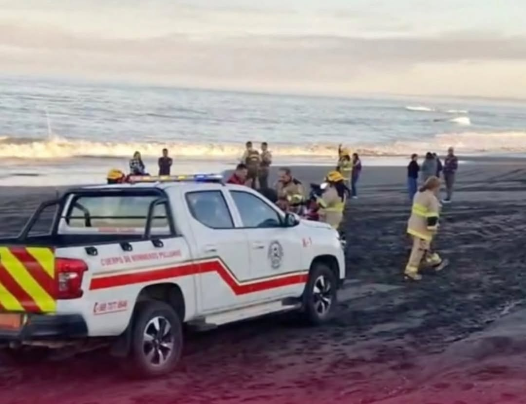 Mujer de 60 años es hallada sin vida en la playa de Pelluhue: Investigan las causas del fallecimiento