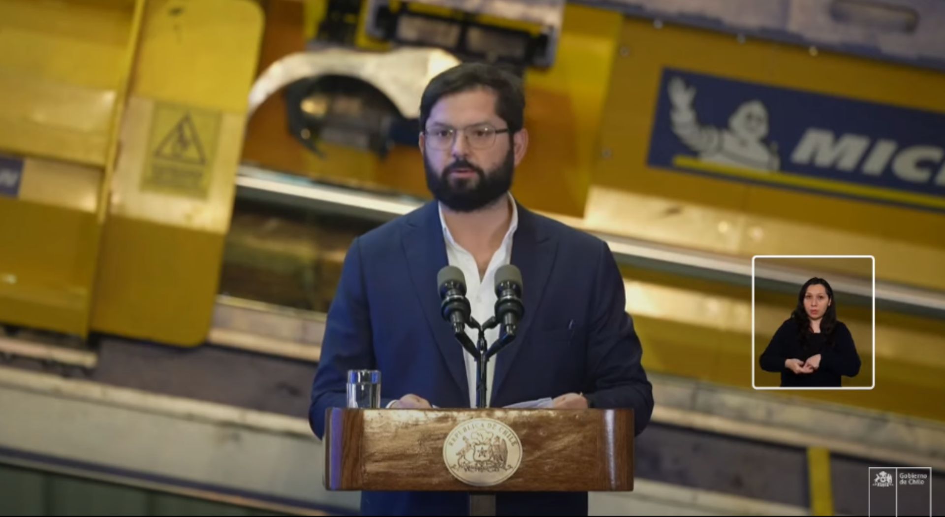 El presidente Boric critica a la concesionaria por su falta de responsabilidad en la crisis del Hospital Regional de Antofagasta.
