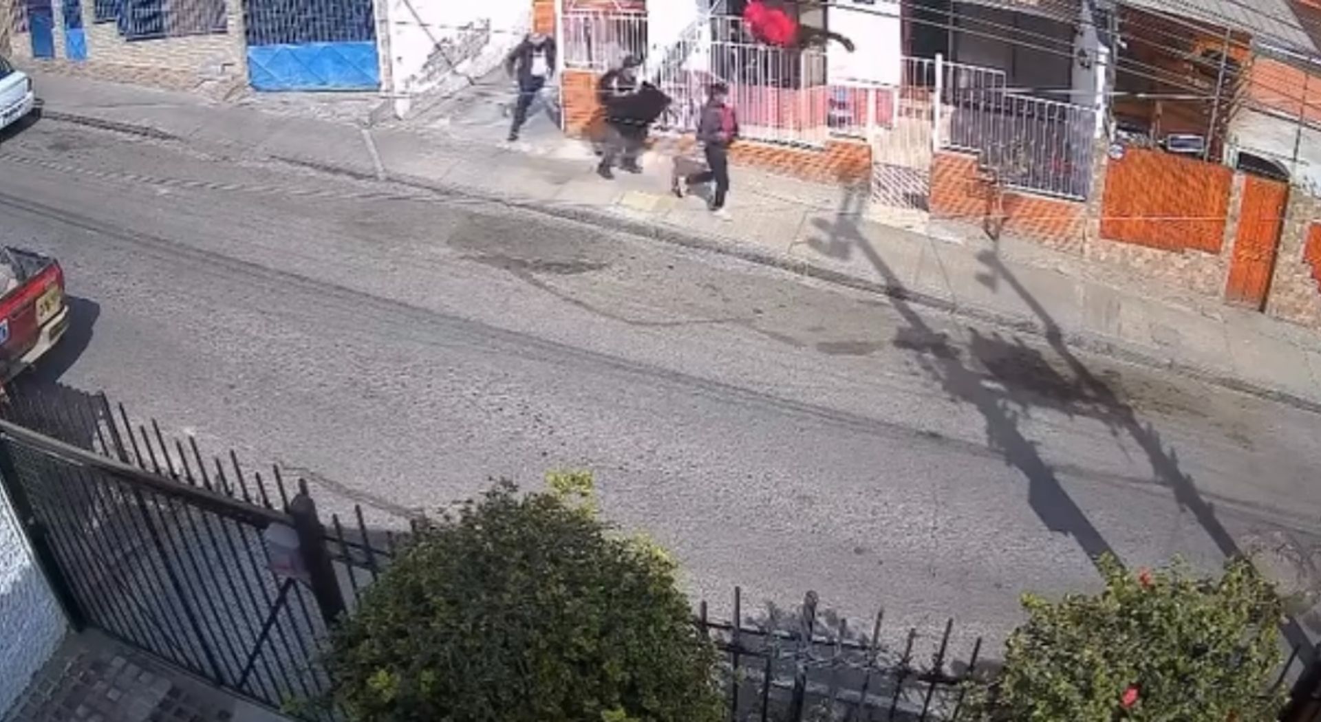 Dos adultos y tres adolescentes son acusados formalmente por robo a una pareja de adultos mayores en Coviefi.