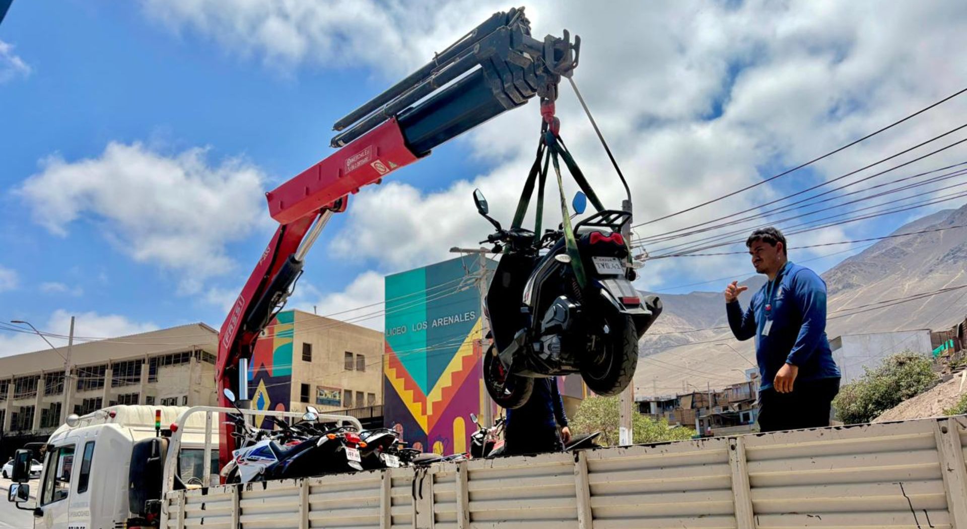 Se retiran 13 motocicletas sin papeles en el área de Los Arenales en Antofagasta.
