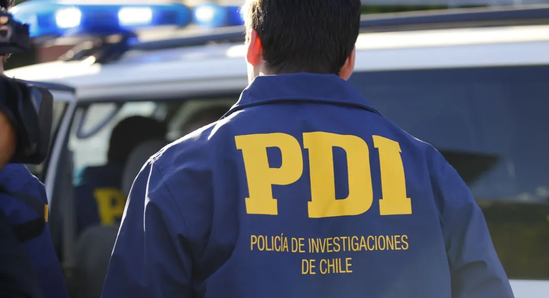 PDI detiene a prófugo con orden de captura por conducir ebrio, sorprendido consumiendo droga en su auto en Antofagasta