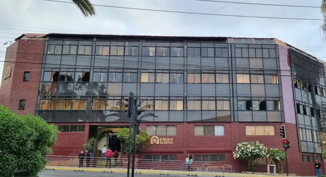 CDE interviene en caso Eagle School: Representará a Educación tras cierre de matrículas que dejó a cientos sin cupo