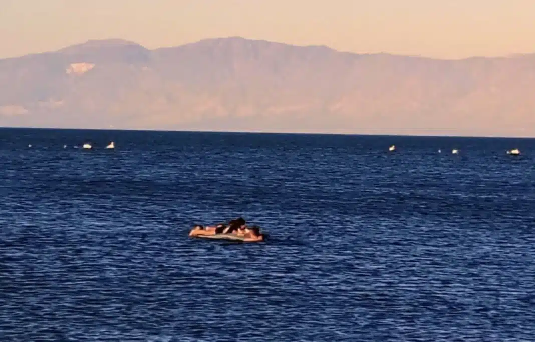 Carabinero de franco rescata a padre y dos menores arrastrados por el mar en Mejillones