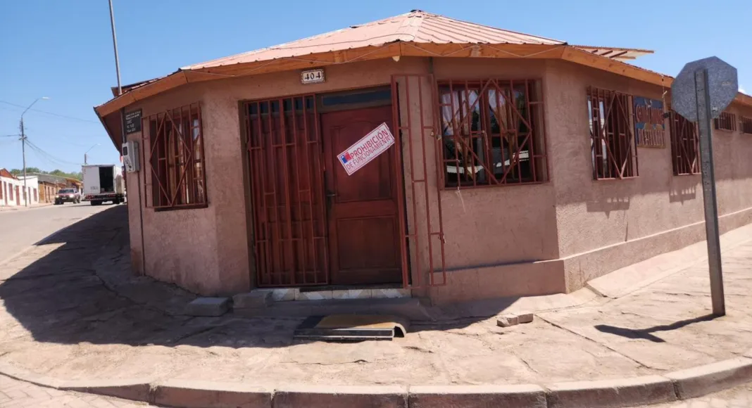 Seremi de Salud prohíbe funcionamiento de restaurante en San Pedro de Atacama tras brote de enfermedad alimentaria