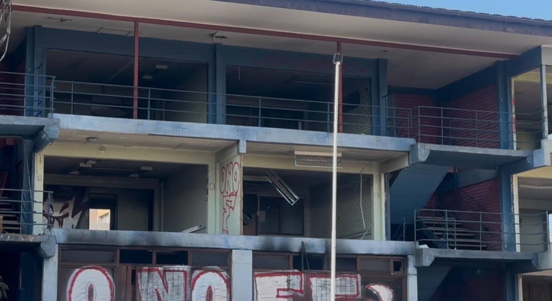 Desocupan antigua sede del Serviu en Antofagasta para su posterior demolición.