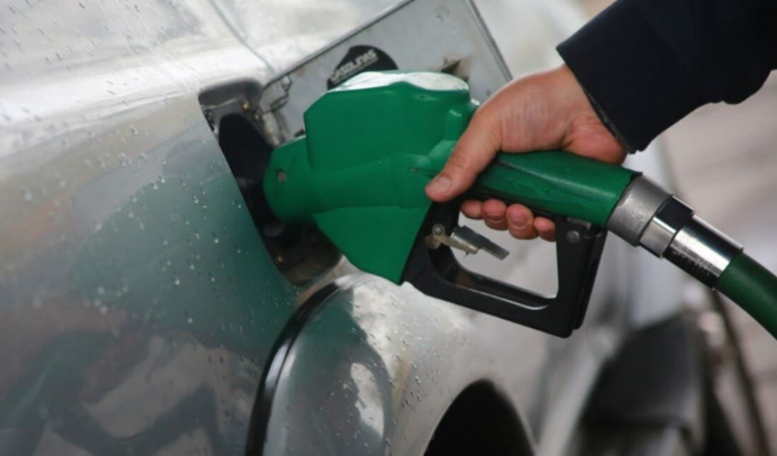 Empresa de Antofagasta crea aplicación que localiza la gasolina más económica al instante y compara costos a nivel nacional.