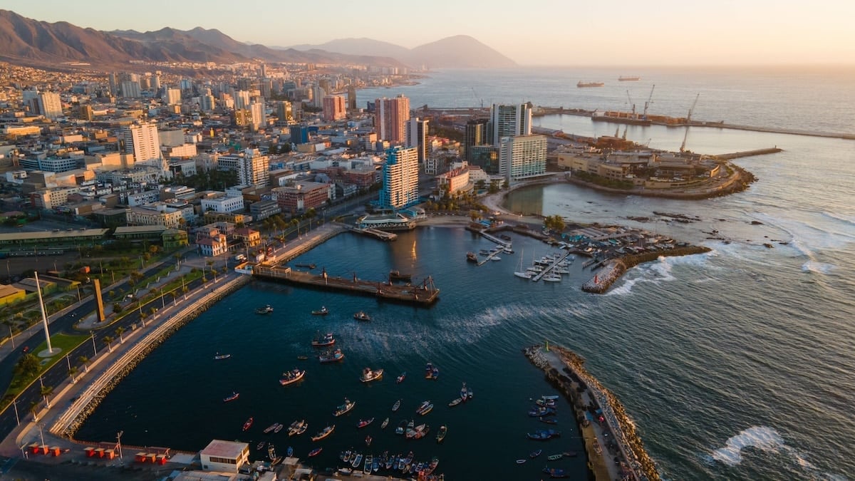 La contradicción en la industria minera: A pesar de los altos ingresos en Antofagasta, la pobreza extrema persiste.