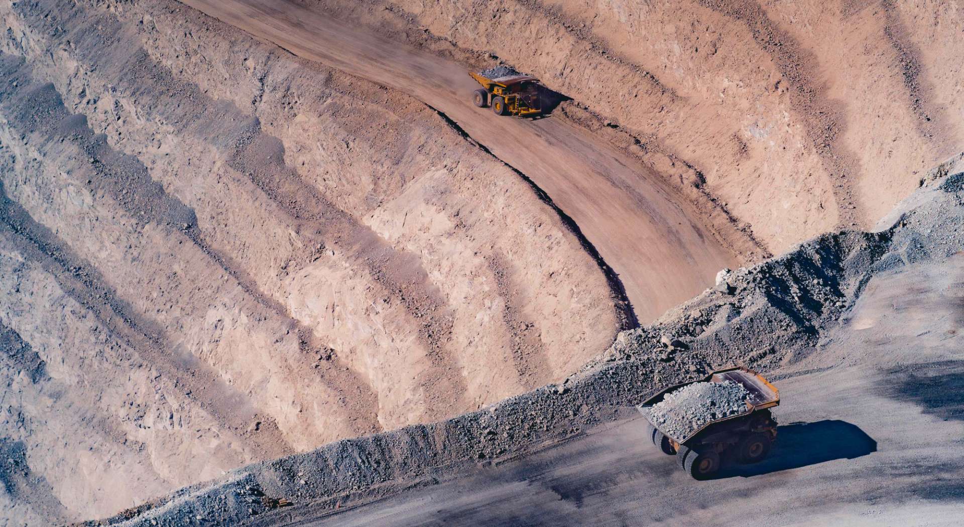 Aprueban plan para desarrollar nuevas etapas de los yacimientos Mirador y El Llano en Minera Centinela