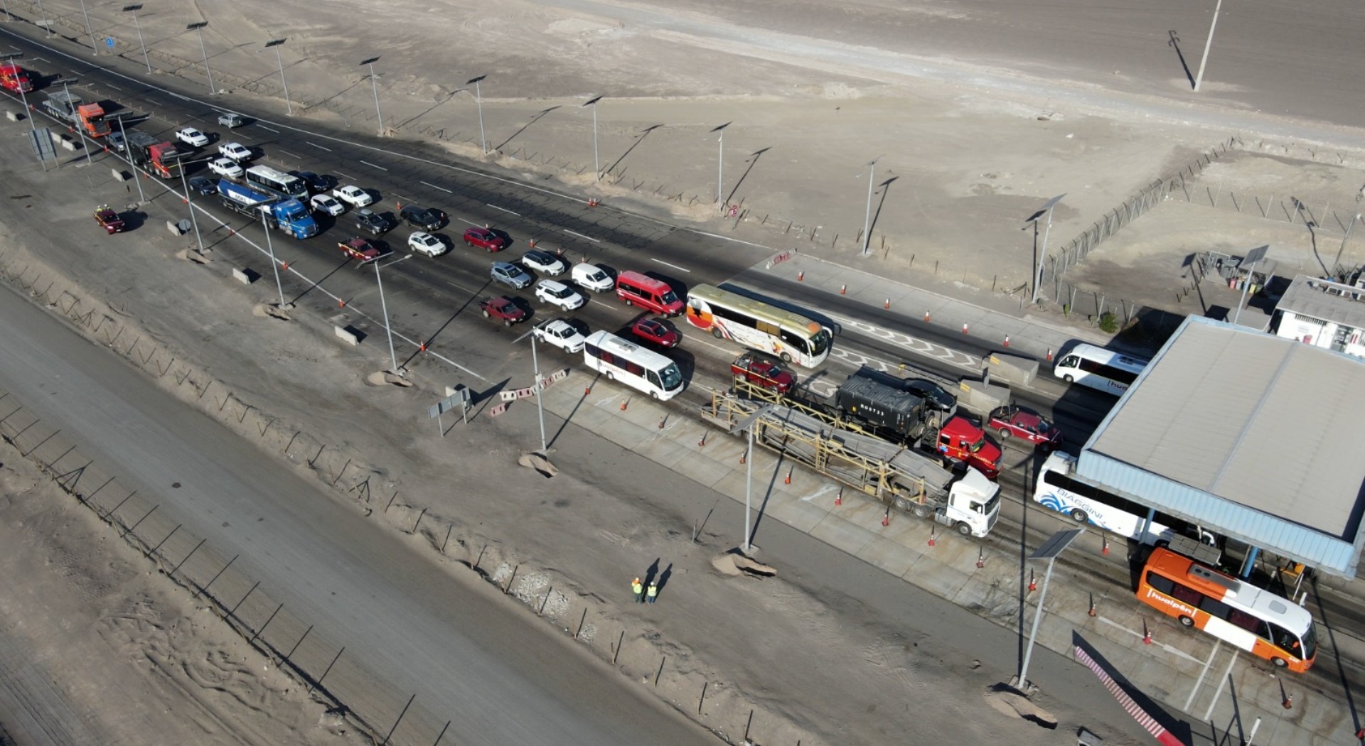 Semana Santa en Antofagasta: Se estima que alrededor de 120 mil vehículos transitando por las carreteras de la región.