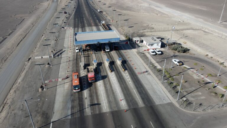 Estimaciones apuntan a que 100 mil vehículos transitarán por la región de Antofagasta durante el próximo fin de semana festivo, según el plan de contingencia vial.