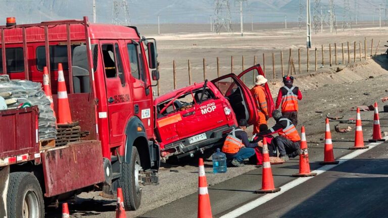 Trágico choque entre camión y camioneta de Vialidad del MOP en Ruta 1 deja un muerto en Mejillones