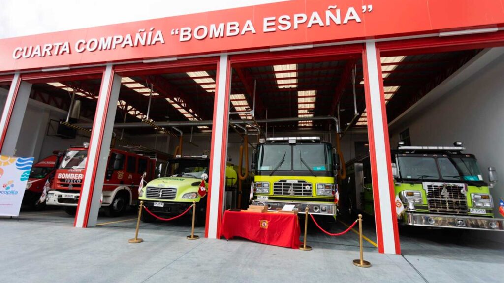Después de ocho años de espera, se inaugura el moderno cuartel de Bomberos Bomba España en Tocopilla