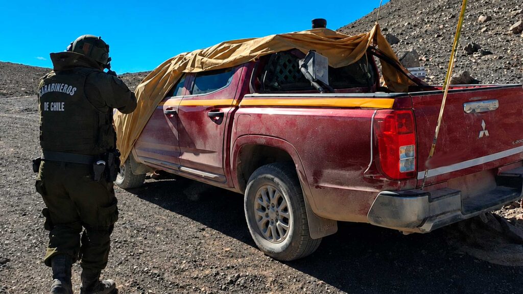 Recuperación de camioneta robada en Alto Hospicio tras patrullaje en María Elena