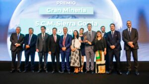 Sierra Gorda SCM galardonada con el Premio SONAMI 2026 por su excelencia en minería