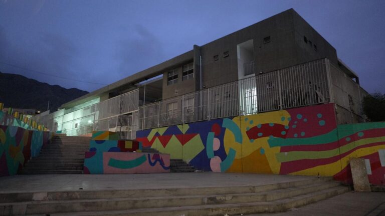Transformación del Jardín Infantil más Grande de Sudamérica a través del Arte Comunitario en Villa Bulnes