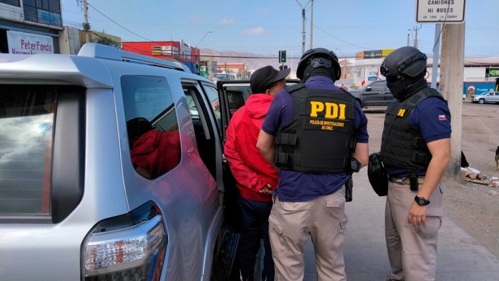 Intensa Fiscalización en Antofagasta: Dos Detenidos y Más de 400 Controles en la Feria Las Pulgas