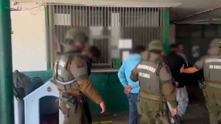 Cinco arrestados en Calama por robo de vehículos y un celular