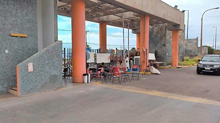 Estudiantes de la Universidad de Antofagasta ocupan edificio en protesta por condiciones estudiantiles